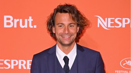 GALA VIDEO - Pierre-Antoine Damecour : qui est celui qui remplace Bertrand Chameroy cette semaine dans C à vous ?
