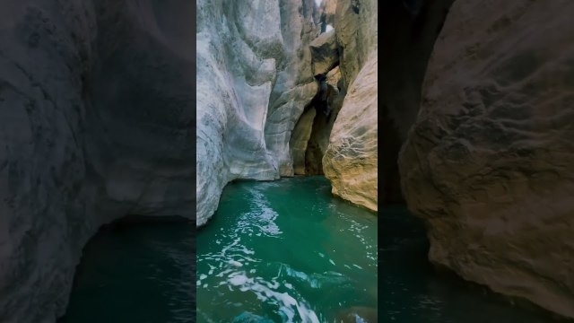 Hakkari’de Kato dağlarında akan buz gibi suların olduğu muhteşem bir kanyon ❤️ #hakkari #canyon