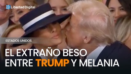 El extraño beso entre Trump y Melania