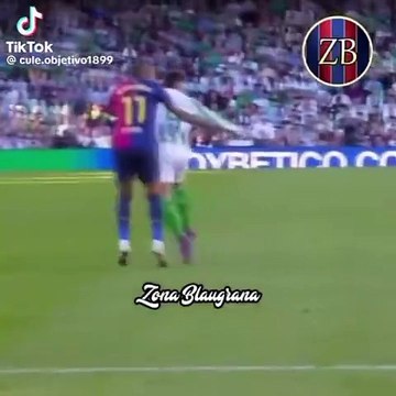 El show de entradas salvajes del Chimy Ávila contra el Barça: terminó el partido sin tarjeta