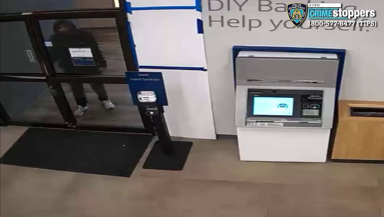 Man wanted for stealing $441 from Queens Capital One bank