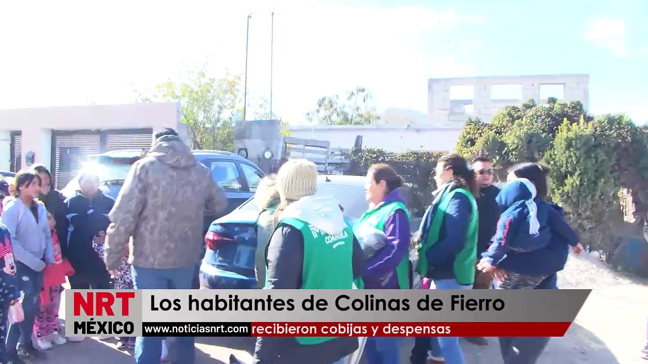 Autoridades municipales, DIF Monclova y Mejora Coahuila llevaron cobijas, despensas y café caliente a habitantes vulnerables de la colonia Colinas de Fierro.