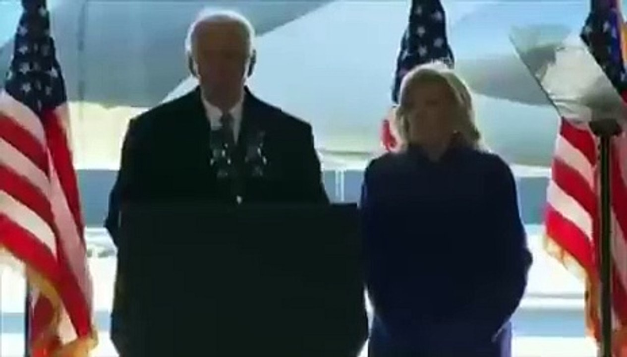 Biden, sinal da cruz