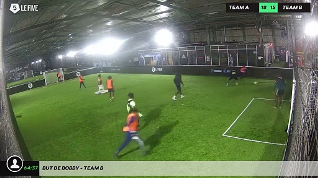 But de Bobby - Team B