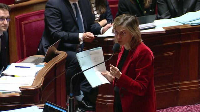 Agnès Pannier-Runacher reconnaît l'importante diminution des crédits du bonus véhicules électriques