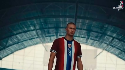 Erling Haaland sorprende en Noruega al protagonizar un comercial para una empresa de mariscos