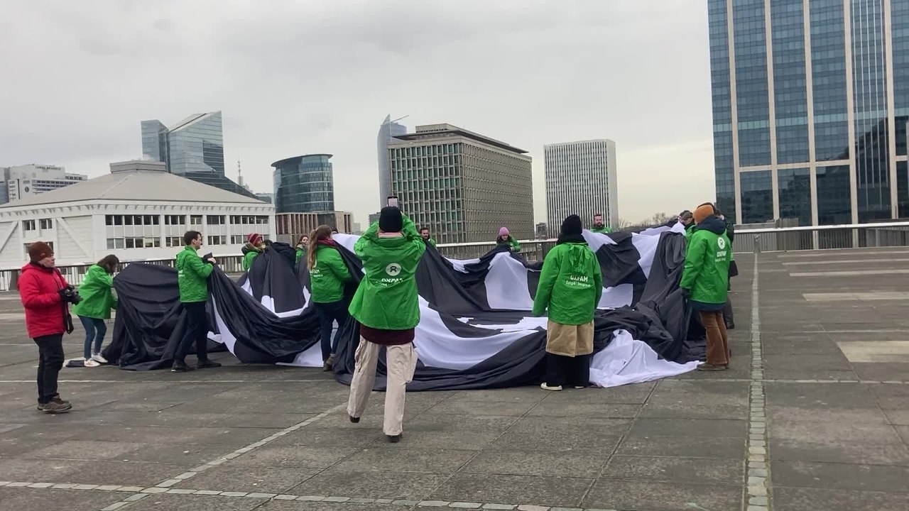 Action organisée par Oxfam à Bruxelles en marge du Forum économique de Davos