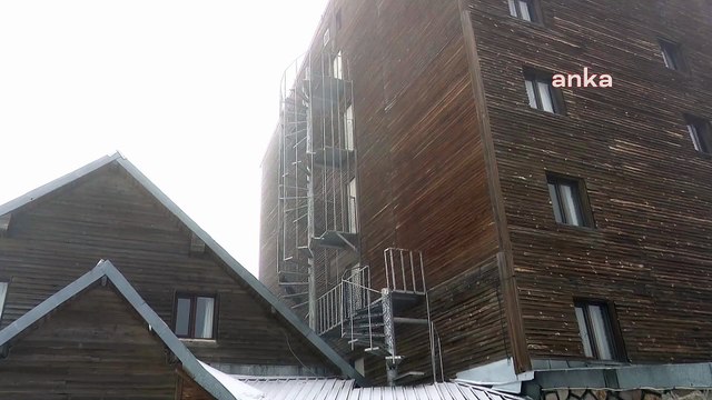 Kartalkaya’daki otel yangını faciası | Yanan otelin yakınındaki diğer otellerde yangın merdivenlerinin bina dışında yer aldığı görüntülendi!