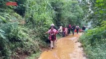 Indonesia colpita da frane e inondazioni, in un video la fuga degli sfollati: in 300 in fuga verso rifugi governativi