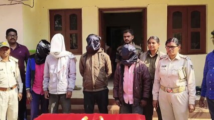 ରାଜ୍ୟ ବାହାରକୁ ଚାଲାଣ ବେଳେ ୨ ହାତୀ ଦାନ୍ତ ଜବତ   ୪ଜଣ ଗିରଫ, ଆନ୍ତଃରାଜ୍ୟ ଅପରାଧୀ ସାମିଲ