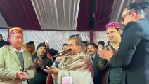 मनाली में जीना यहां मरना यहां गाने से सीएम ने बांधा समां  मनुरंगशाला में रात्रि कार्यक्रम में पहुंचे मुख्यमंत्री  देर रात किए करोड़ों के उद्घाटन और शिलान्यास