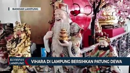Jelang Imlek 2567, Vihara di Lampung Bersihkan Patung Dewa