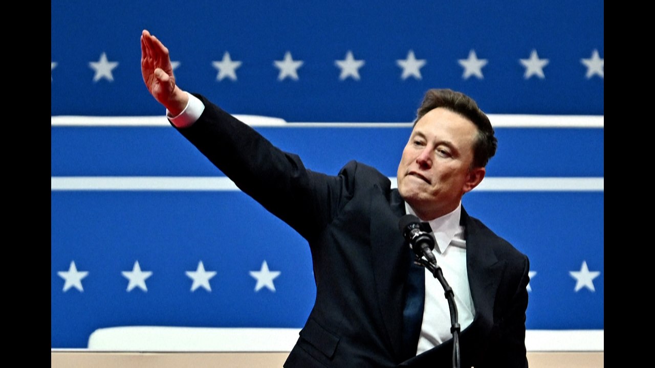 Elon Musk sème le trouble avec un salut qualifié de nazi