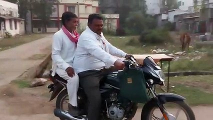 23369186 आजादी के 78 वर्ष बाद भी जिला मुख्यालय से 10 किलोमीटर दूर तक नहीं पहुंच पाई सरकार की योजनाए