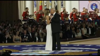 Usa, Trump e Melania aprono il ballo del "Comandante in capo"