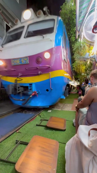 “Now third train is coming, even not one 😂🇻🇳