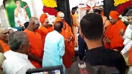 ಸರ್ಕಾರಕ್ಕೆ ಯಾವಾಗ ಬುದ್ದಿ ಬರತ್ತೋ ಆವಾಗ ದಾಸೋಹ ದಿನ ಅರ್ಥ ಪೂರ್ಣವಾಗಿ ಆಚರಣೆ ಮಾಡಲಿ......ಬಿಜೆಪಿ ರಾಜ್ಯಾಧ್ಯಕ್ಷ ಬಿ ವೈ ವಿಜಯೇಂದ್ರ......  ತುಮಕೂರು   ಶ್ರೀ ಶಿವಕುಮಾರ ಸ್ವಾಮೀಜಿಗಳ  ಪುಣ್ಯ ಸಂಸ್ಮರಣೆ ಯಾಗಿದೆ, ಕೋಟ್ಯಂತರ ಭಕ್ತರಿಗೆ ಹರ