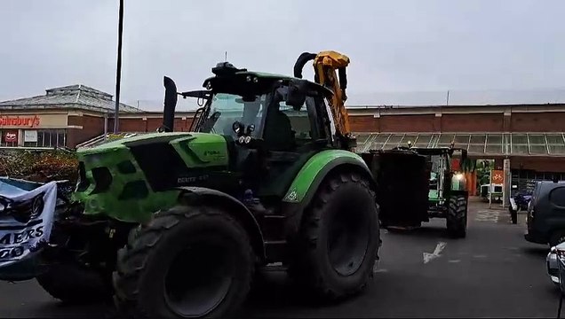 Farmers' tractor convoy arrives in Hastings and St Leonards