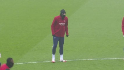 PSG - Kvaratskhelia dans la brume du Campus PSG