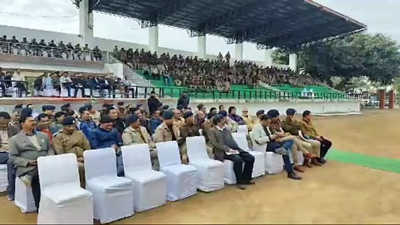 चुनाव में नियुक्त अधिकारियों और कमचारियों की हु...