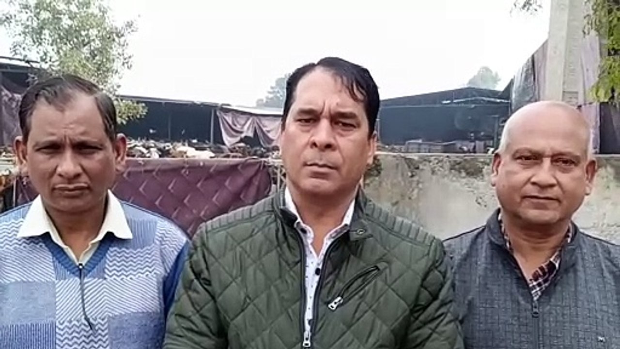 ਮੋਗਾ ਚ ਗਊਆਂ ਦੀ ਤਸਕਰੀ ਕਰਨ ਵਾਲੇ ਗਰੋਹ ਦੇ ਮਗਰ ਗੱਡੀਆਂ ਲਾ ਕੇ ਪੁਲਿਸ ਨੇ ਫੜਿਆ ਗਊਆਂ ਦਾ ਭਰਿਆ ਟਰੱਕ
