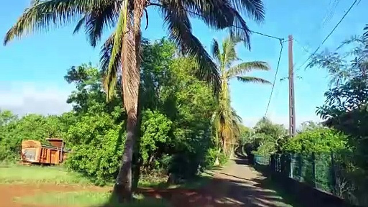 Marche sur le sentier littoral de Sainte-Suzanne à Sainte-Marie