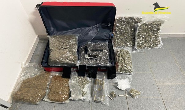 Droga dalla Spagna per le piazze di Napoli e Salerno: 12 arresti (21.01.25)