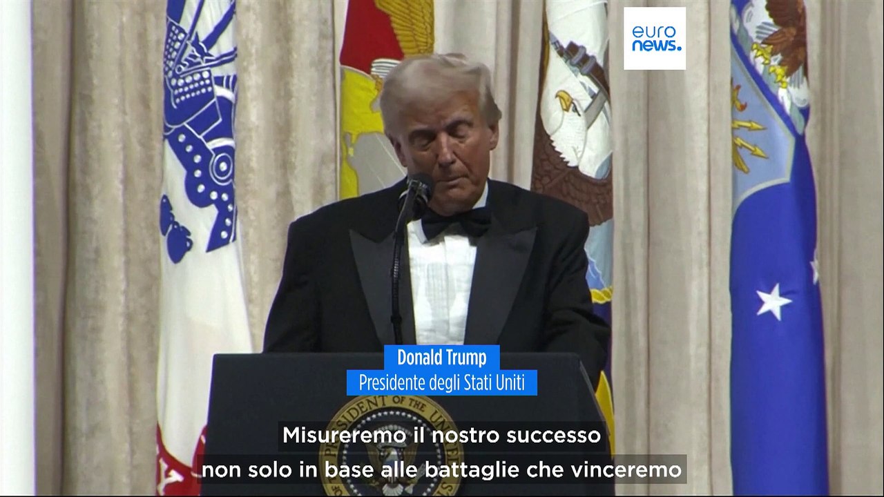 Dalla "pace attraverso la forza" alla sospensione degli aiuti: il primo giorno di Trump presidente Usa