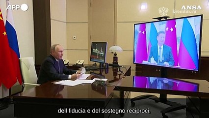 Il presidente della Cina Xi e l'omologo russo Putin parlano in videochiamata
