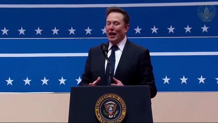 Elon Musk ironiza denúncias de apologia ao nazismo; veja gesto realizado por ele