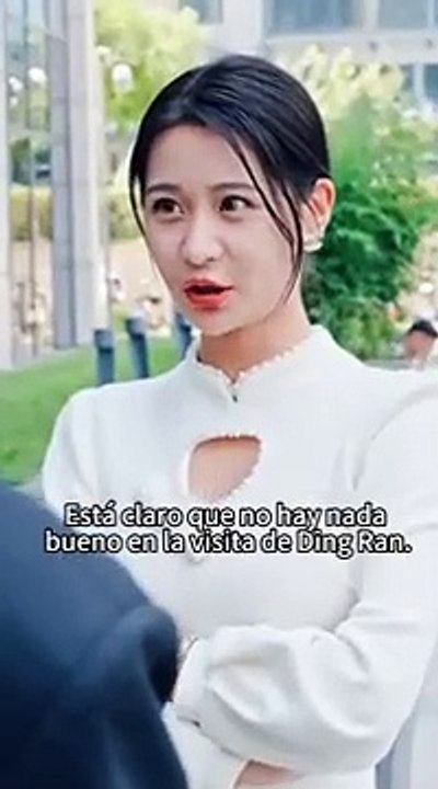 Mujer es protegida por su comprometido