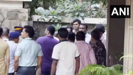 Saif Ali Khan returns home