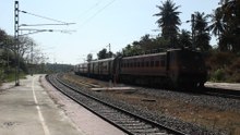 Indian Railways WAP4 22970 passes with train 12786 Kacheguda Superfast Express Palahalli station