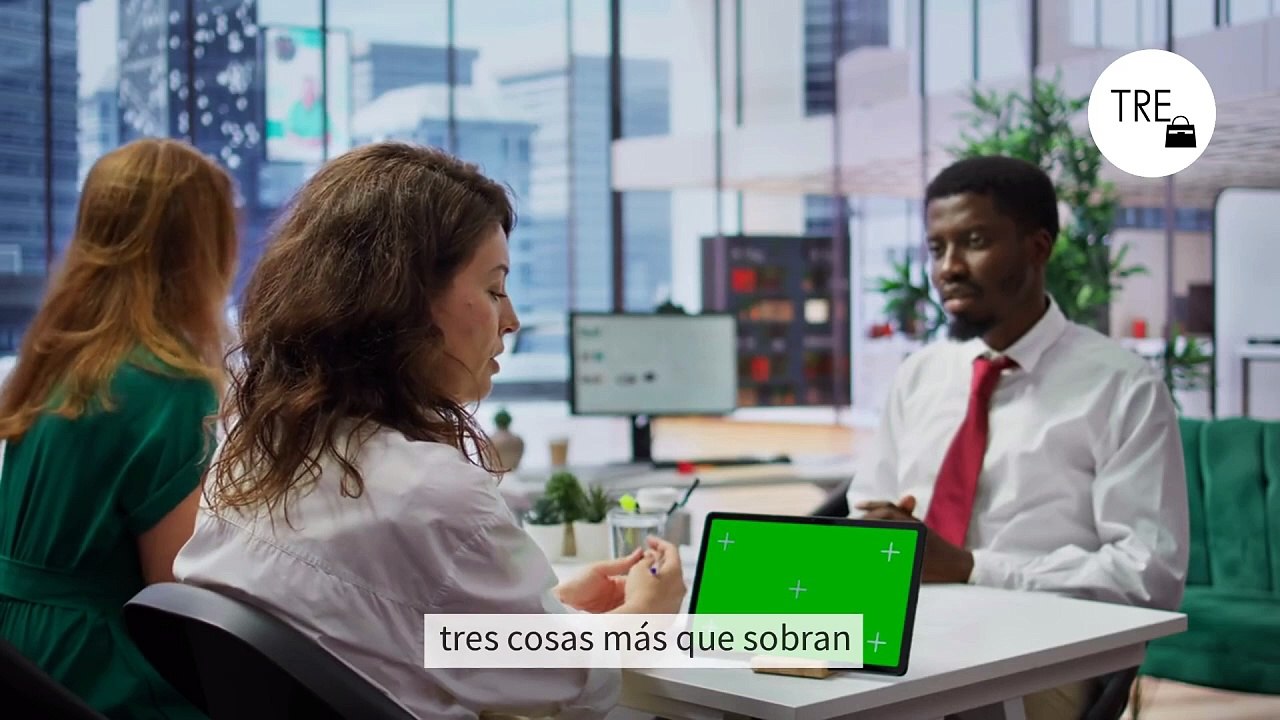 Tres cosas que tu currículum no necesita aunque creas que sí, según una experta de recursos humanos