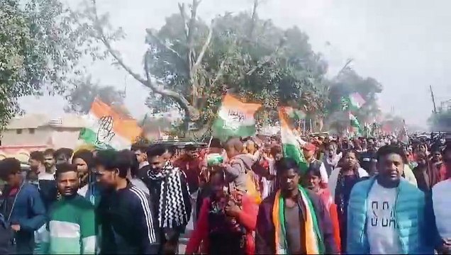 खटीमा निकाय चुनाव में प्रचार के आखिरी दिन कांग्रेस की जनसभा व रोड शो में उमड़ा जनसैलाब।कांग्रेस प्रत्यासी बॉबी राठौर ने किया शक्ति प्रदर्शन,कांग्रेस समर्थको ने हजारों की संख्या में जुलूस निकाल कांग्रे