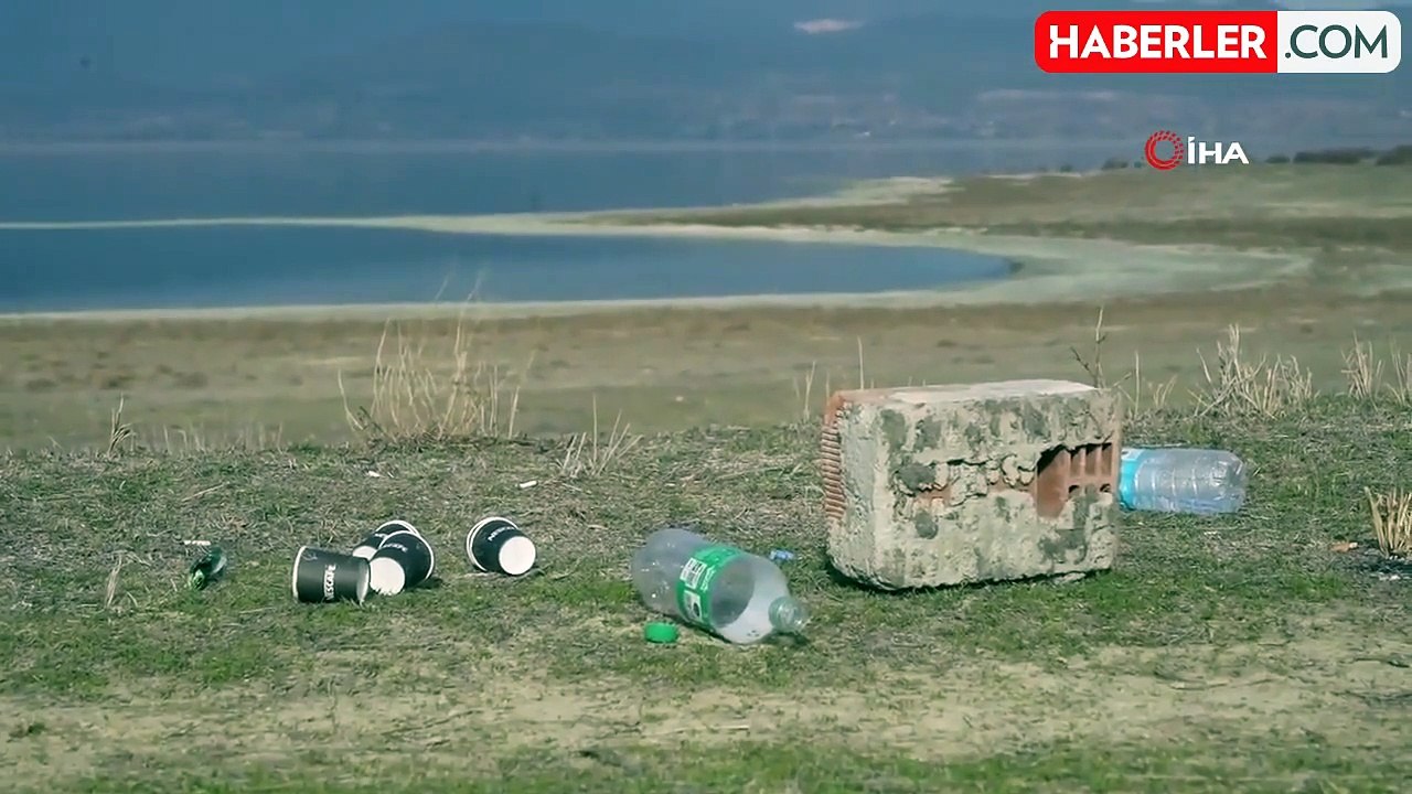 Burdur Gölü'nde Su Seviyesi 21 Metre Düşerek Çevre Kirliliği Alarmı Verdi
