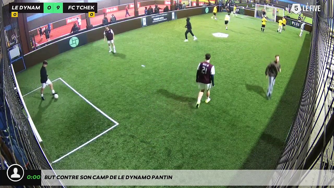 But contre son camp de Le Dynamo Pantin