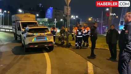 İstanbul Zincirlikuyu'da park halindeki metrobüs kayarak 5 araca çarptı