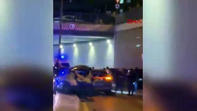 Kartal'da polis aracının da karıştığı zincirleme kaza