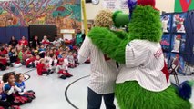 Phillies surprise students at school as a reward for high performance in reading