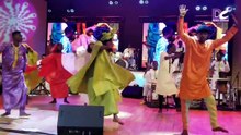 20 ans de carrière _Assane Ndiaye enflamme le grand theatre et  chante pour sa femme Ndoumbé thiam