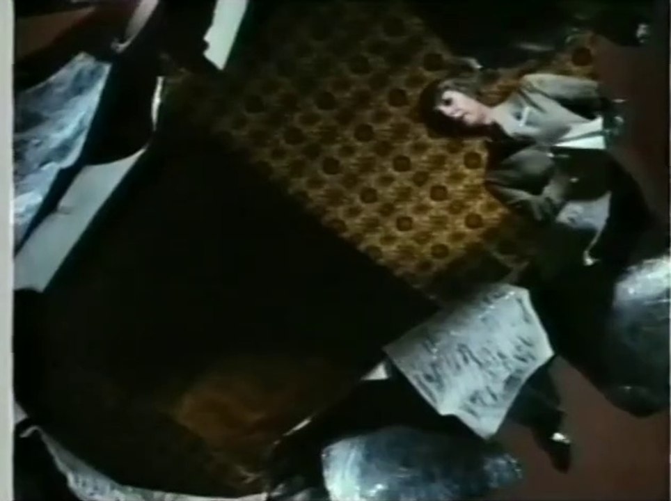 beyond the Poseidon adventure (1979) TV version - 16