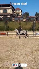 Ece Seçkin Pazar Gününü Atı Atı Cinzano İle Geçirdi