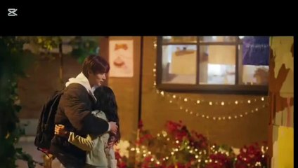 Lovely runner couple kissing seen🥰😘