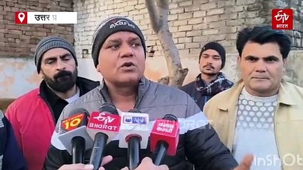 टीम बजाते रहो हादसे को रोकने के लिए आवारा पशुओं को बांध रहे रेडियम बेल्ट, अब-तक 350 बेल्ट लगाए