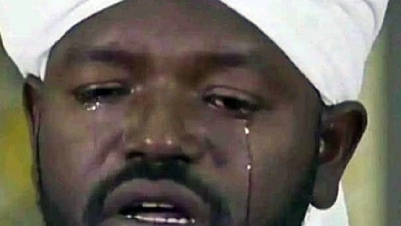 فَفَتَحْنَا أَبْوَابَ السَّمَاءِ بِمَاءٍ مُّنْهَمِرٍ