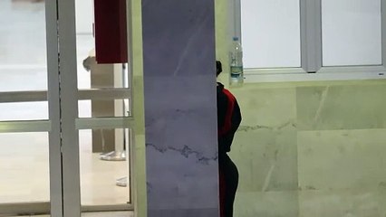 Anabel Pantoja se deja ver a las puertas del hospital en el que permanece su hija