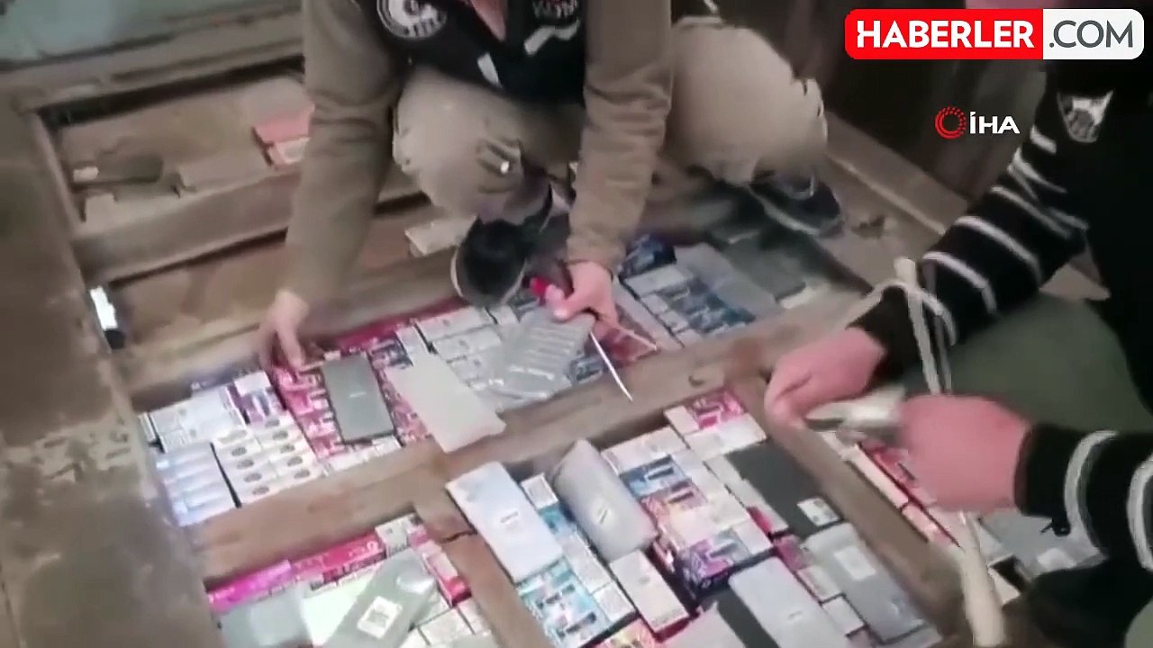 Adana'da Kaçakçılık Operasyonu: 100 Cep Telefonu ve 300 Elektronik Sigara Ele Geçirildi