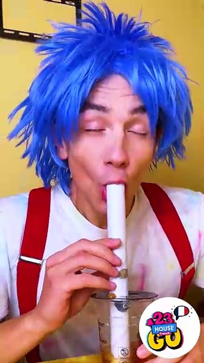 LA PLUS GROSSE PAILLE JAMAIS VUE ! 🧋😂 Boire du Bubble Tea 🤩 Ça devient encore plus amusant