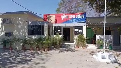 DONE रिटायर्ड पुलिसकर्मी घंटे के हिसाब से युवक और युवतियों को दे रहा था कमरे , अवैध गतिविधियां की आशंका के चलते रहवासियों ने की पुलिस को शिकायत।